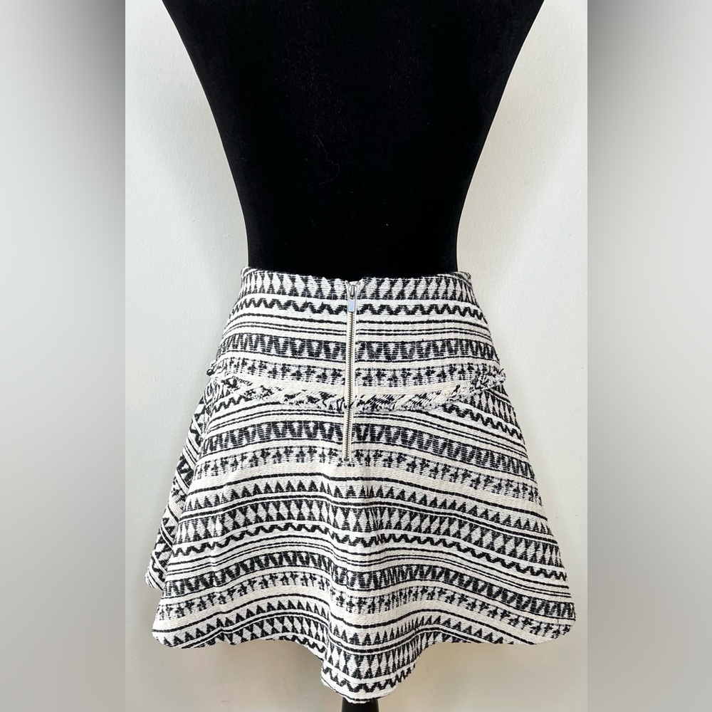 Banana Republic cream black Aztec tweed skater mini skirt lined zip back size 2 - Picture 5 of 9